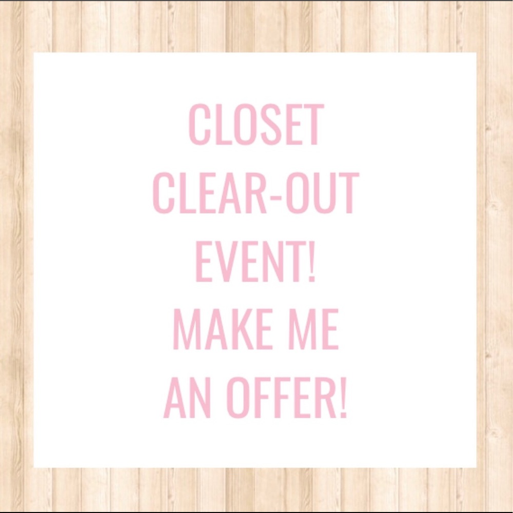 CLEARING OUT MY CLOSET!!
